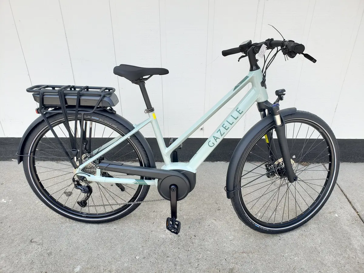Gazelle Medeo T9 City E-Bike, Light Olive 1
