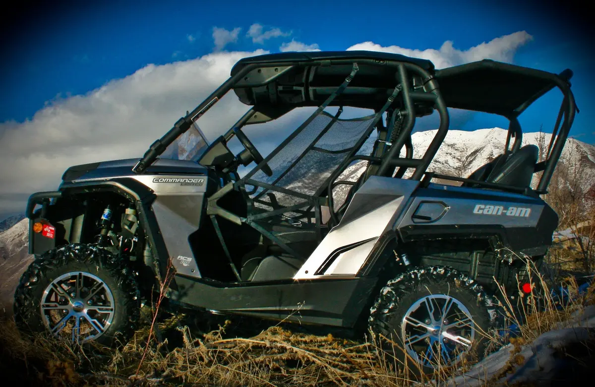 Commander Rear Soft Top (2011-2020) 1