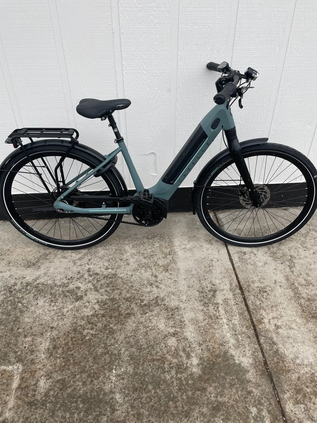 Gazelle Ultimate C8 E-Bike, Petrol Blue 1