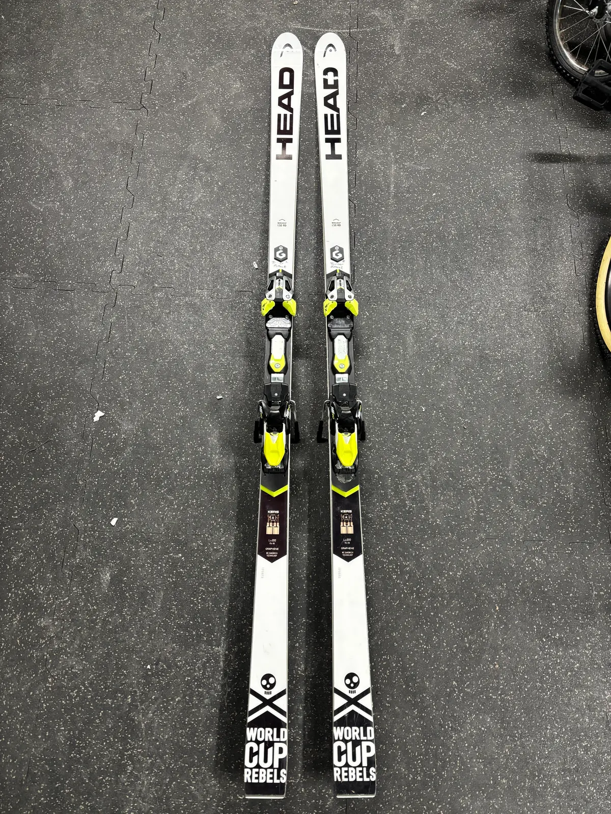 Head World Cup Rebels I.Sg Rd Race Skis, 200Cm, Older Head 16 Rd Bindings 1