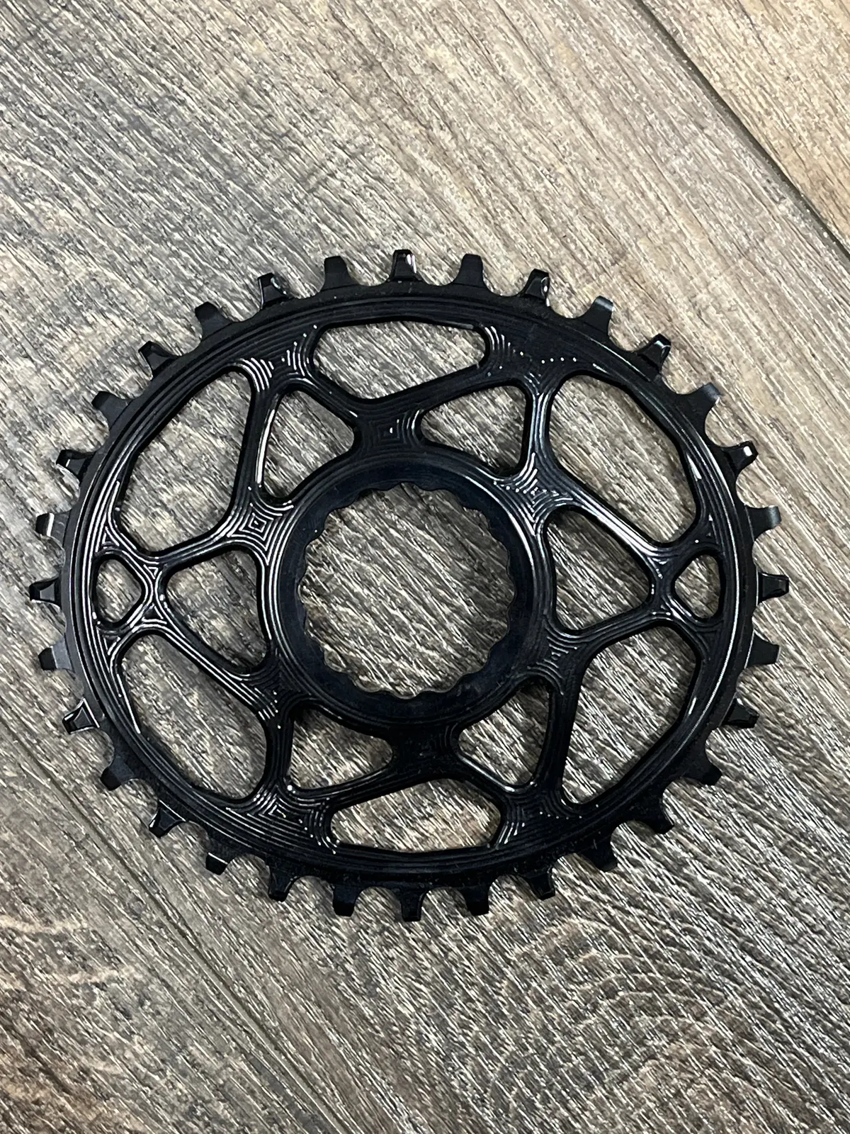 Absolute Black Oval Cinch Direct Mount N/W Chainring 32T 62G 1