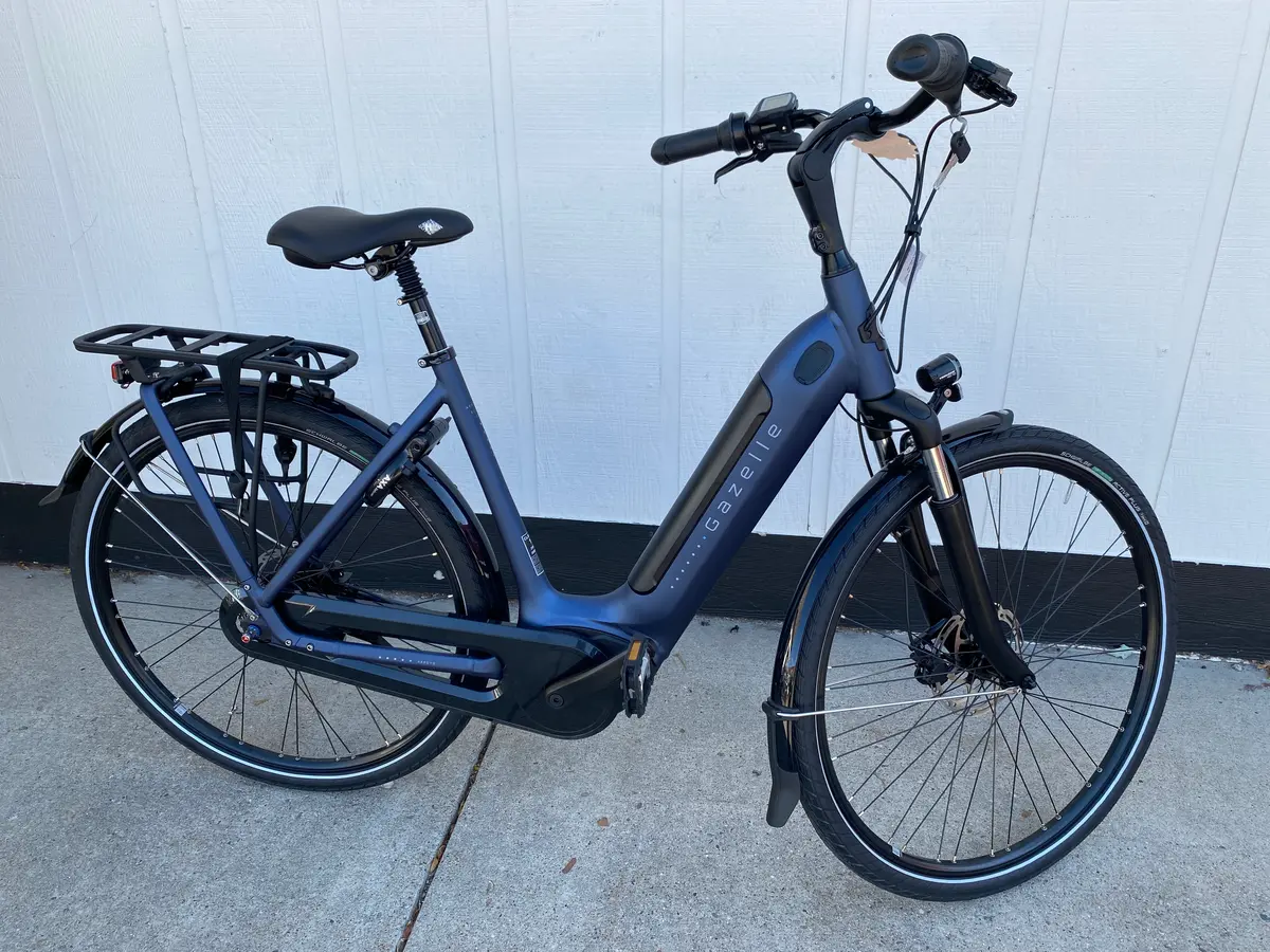 Gazelle Arroyo C7 Elite E-Bike, Saturn Blue 1