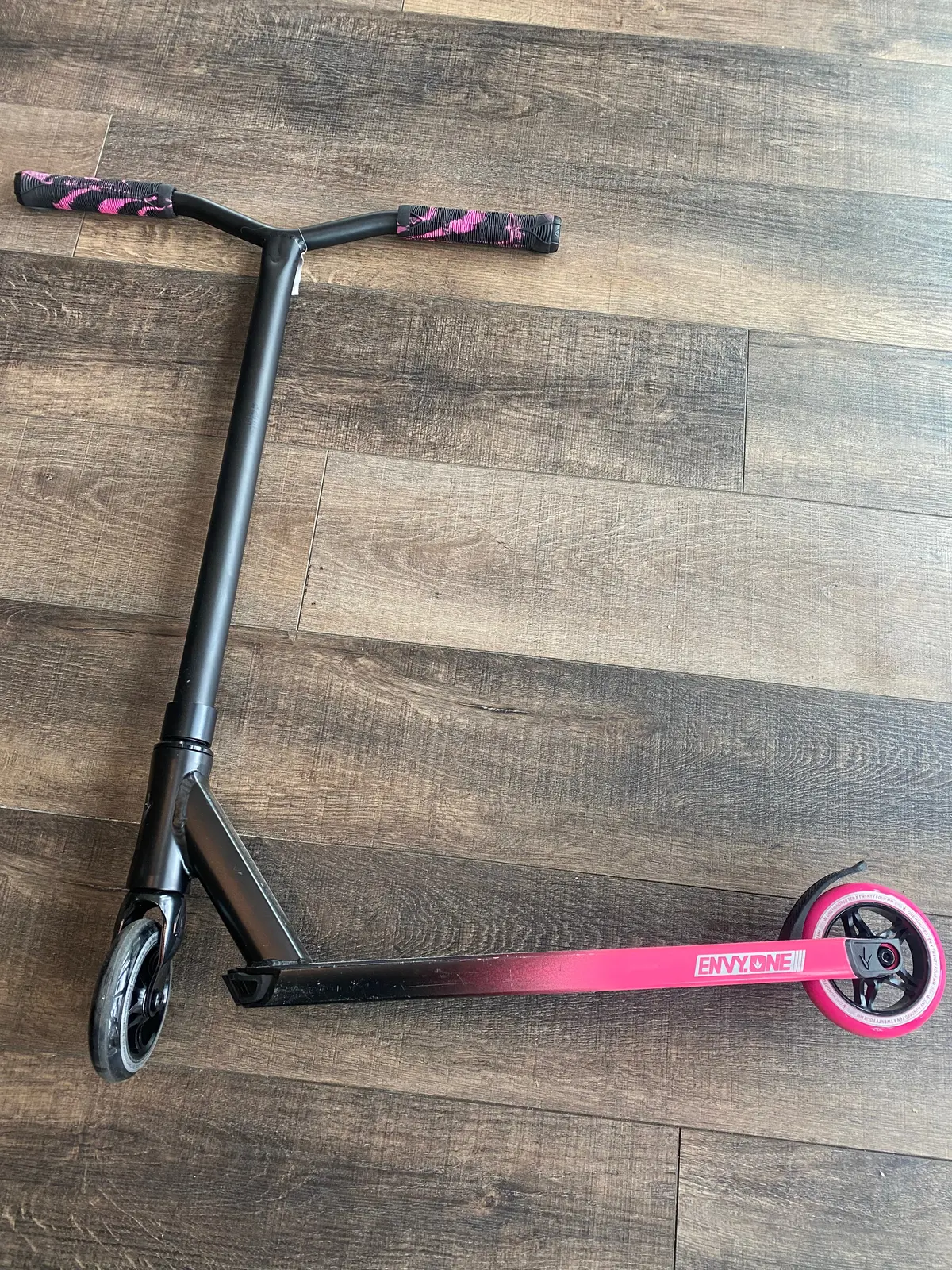 Envy One S3 Complete Scooter - Black/Pink 1