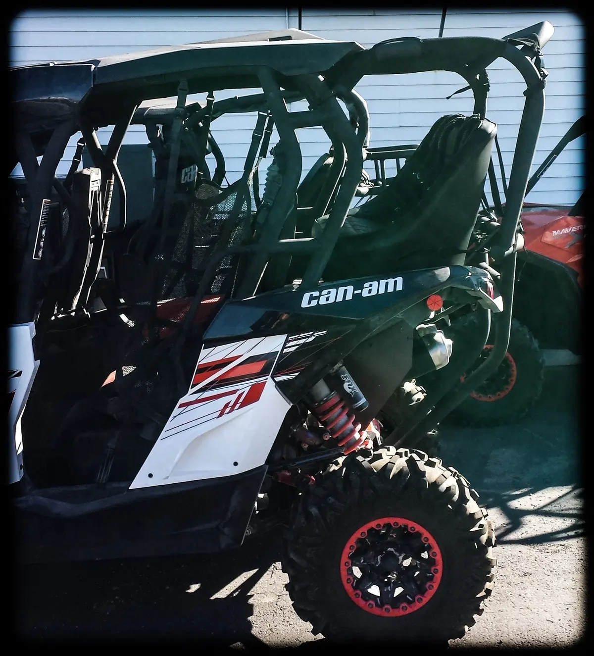 Maverick Max Backseat And Roll Cage (2014-2018) 1