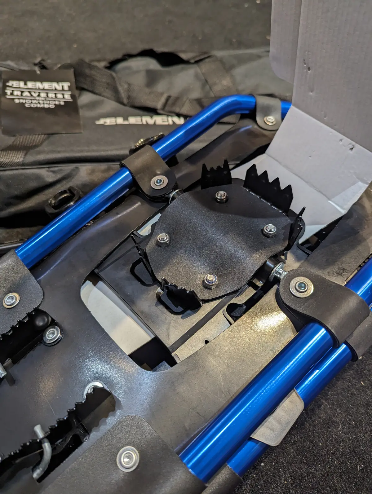 5Th Element Traverse Snowshoes W/ Poles And Bag 30 In 2