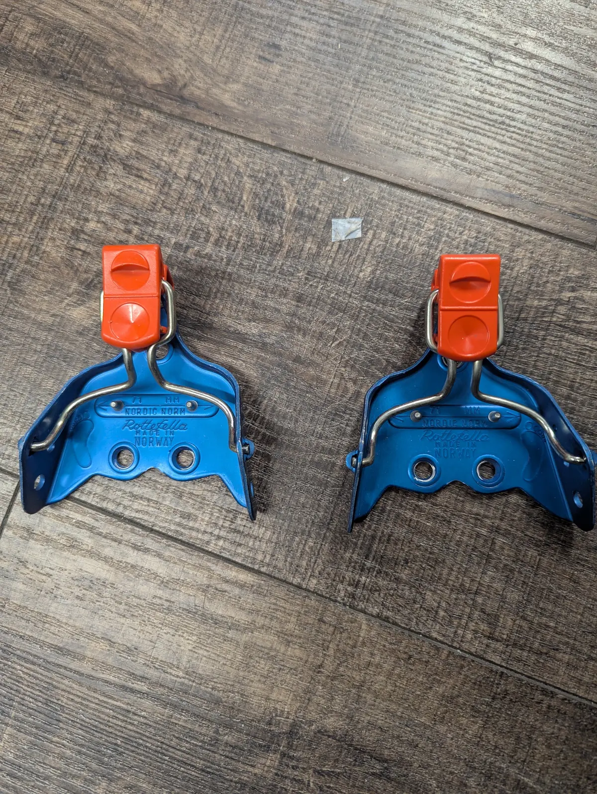 Vintage Rotefella 71Mm 2 Pin Xc Ski Bindings 1