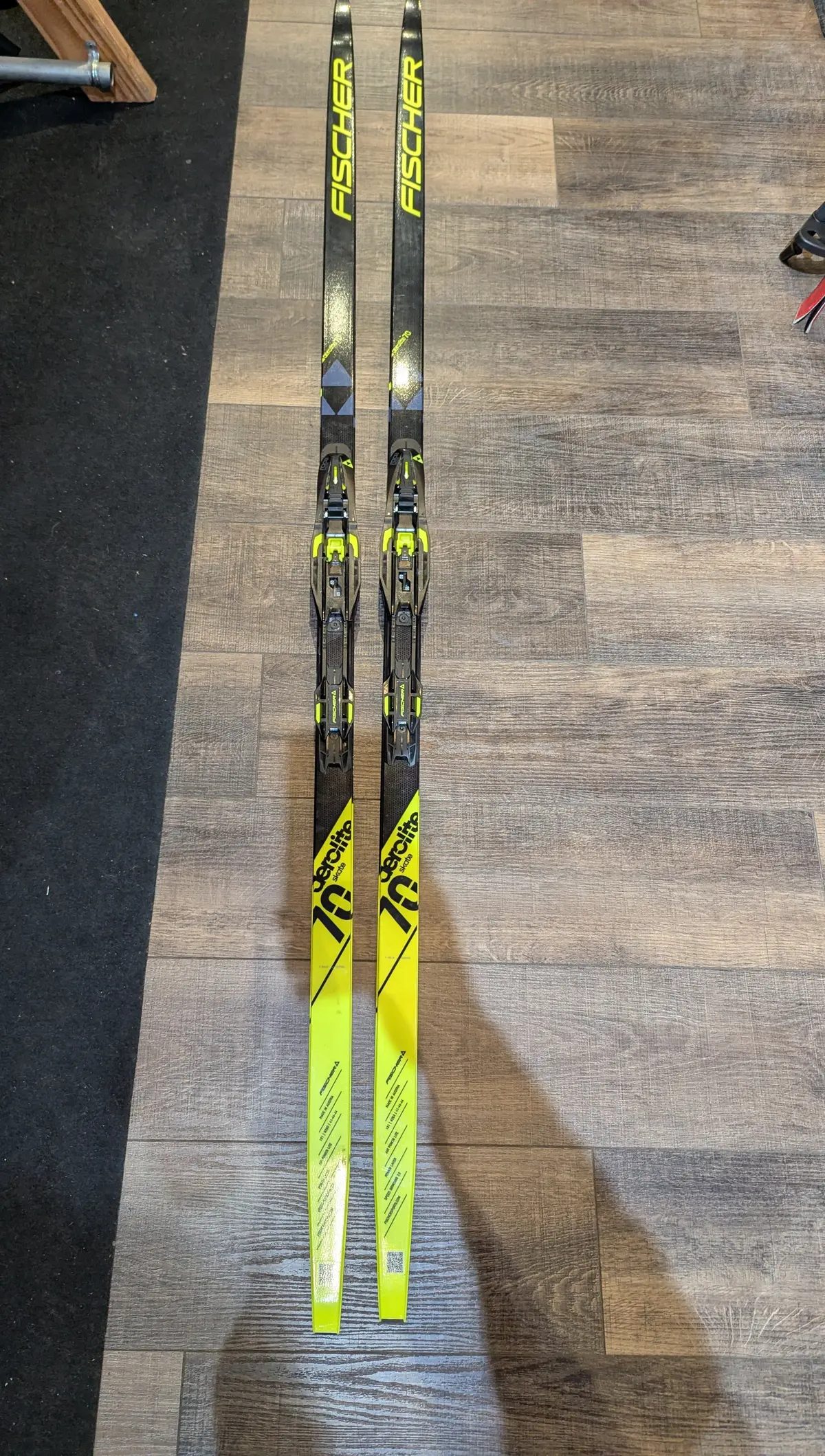 Fischer Aerolite 70 Cross Country Skate Skis, 181Cm, Fischer Nnn Bindings 1