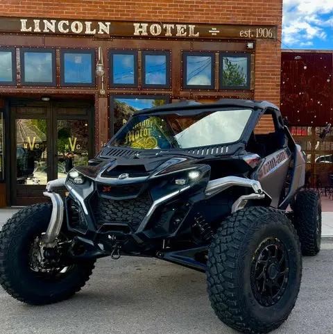 Bent Metal Can-Am Maverick R Vented Glass Windshield 1