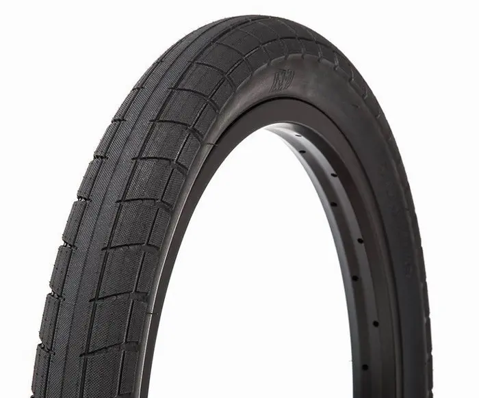 Bsd Donnasqueak Tire 1