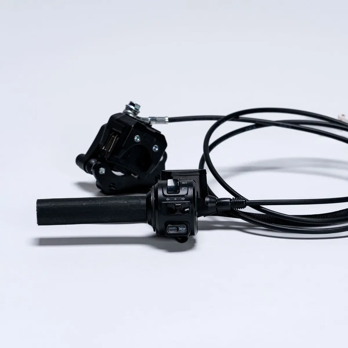 Cake Makka Rear Brake & Handlebar Switch Kit 1