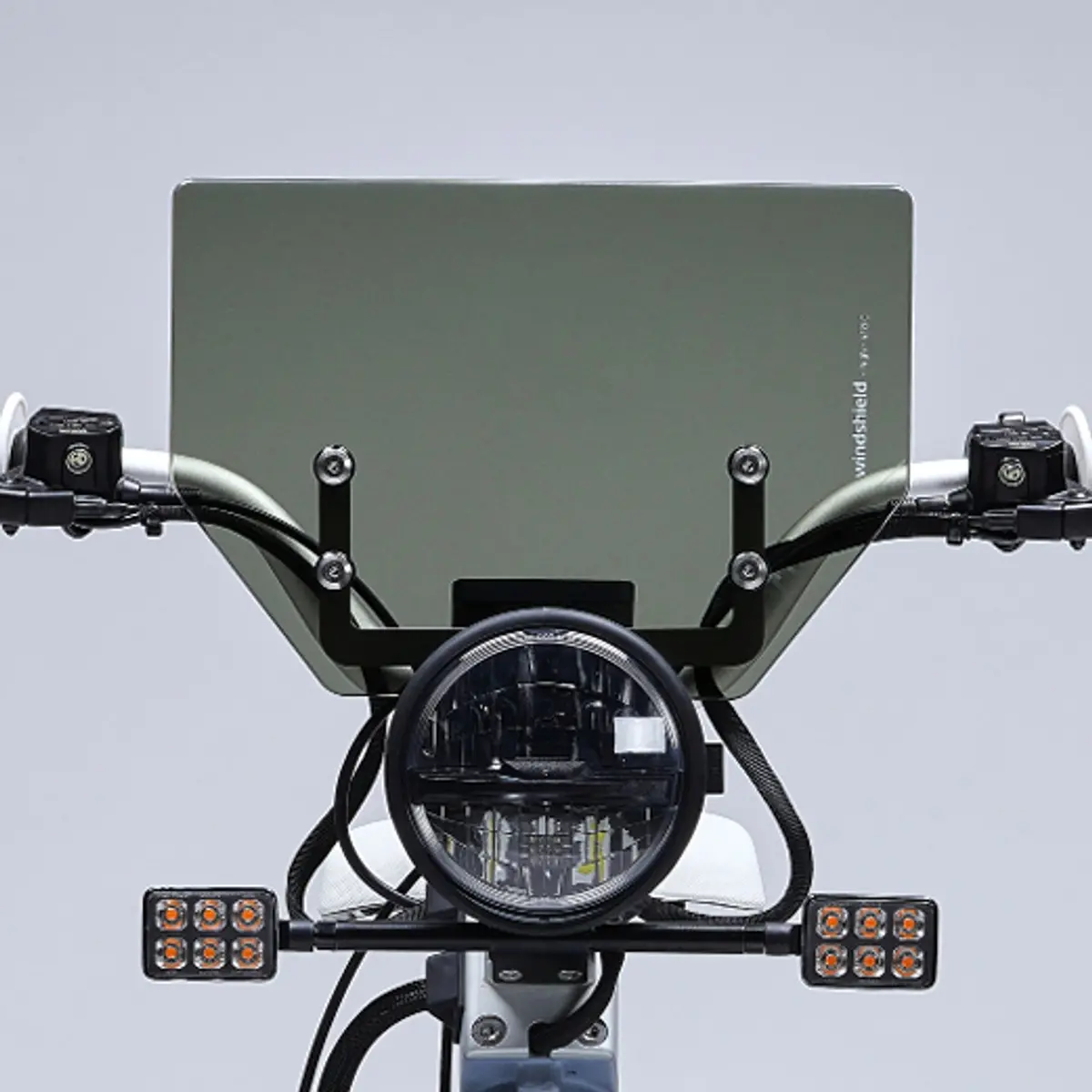 Cake Makka Upper Windshield 1