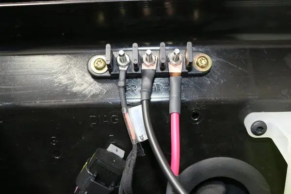 Rzr Xp Power Cable From Battery To Oem Busbar – 2 Seat With Circuit Breaker By Xtc 2