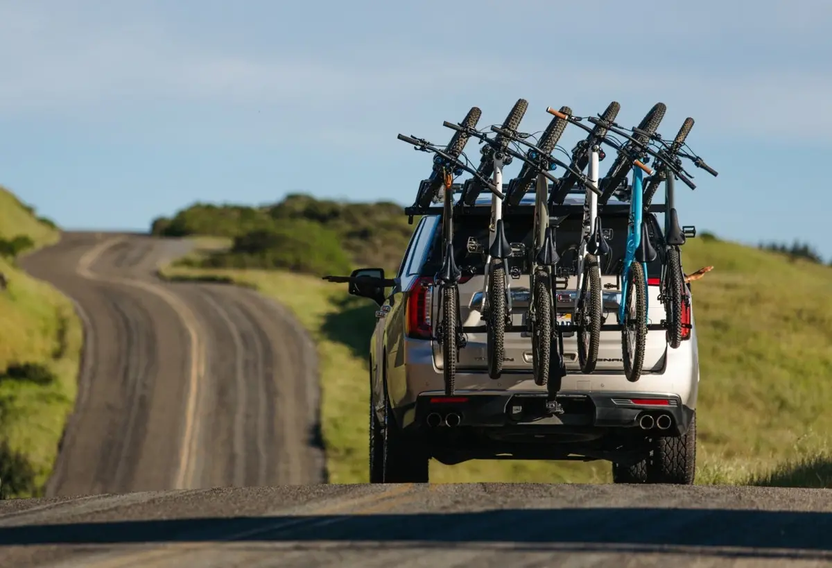 Thule Revert Vertical Hitch Rack 1