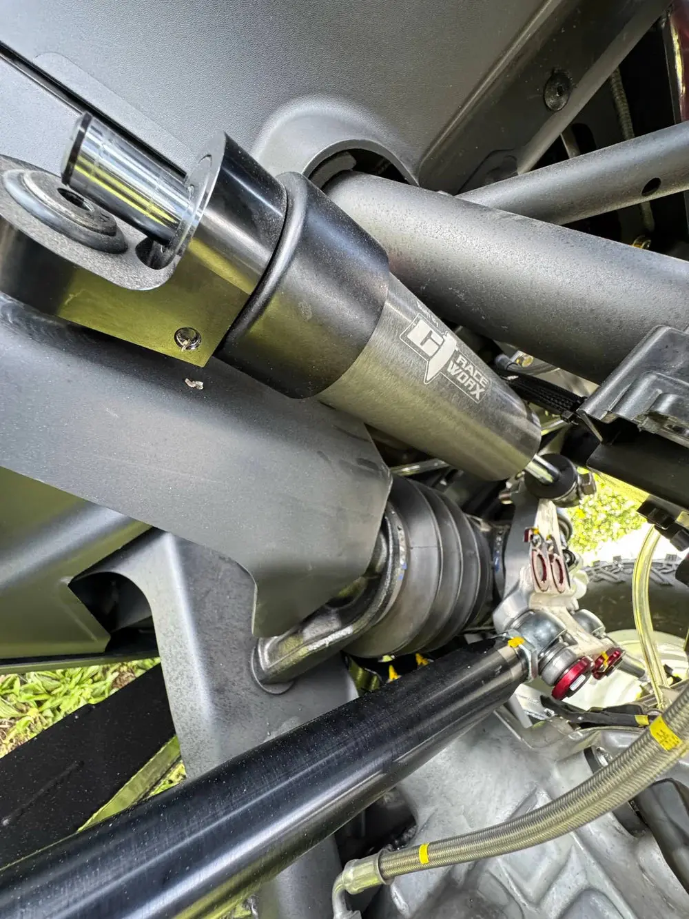 Maverick R Steering Dampener Assembly By Ct Raceworx 1